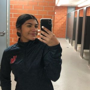 Meet your Posher, Mia